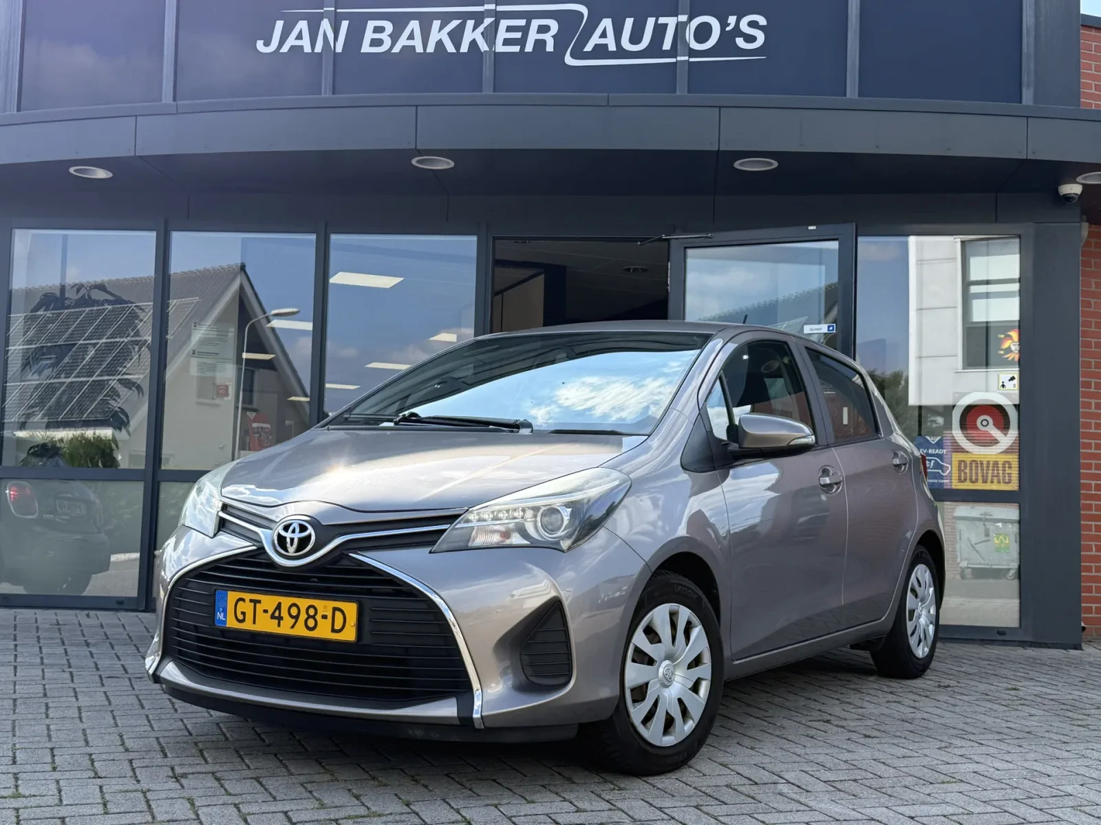 Toyota Yaris (2015) — foto 1