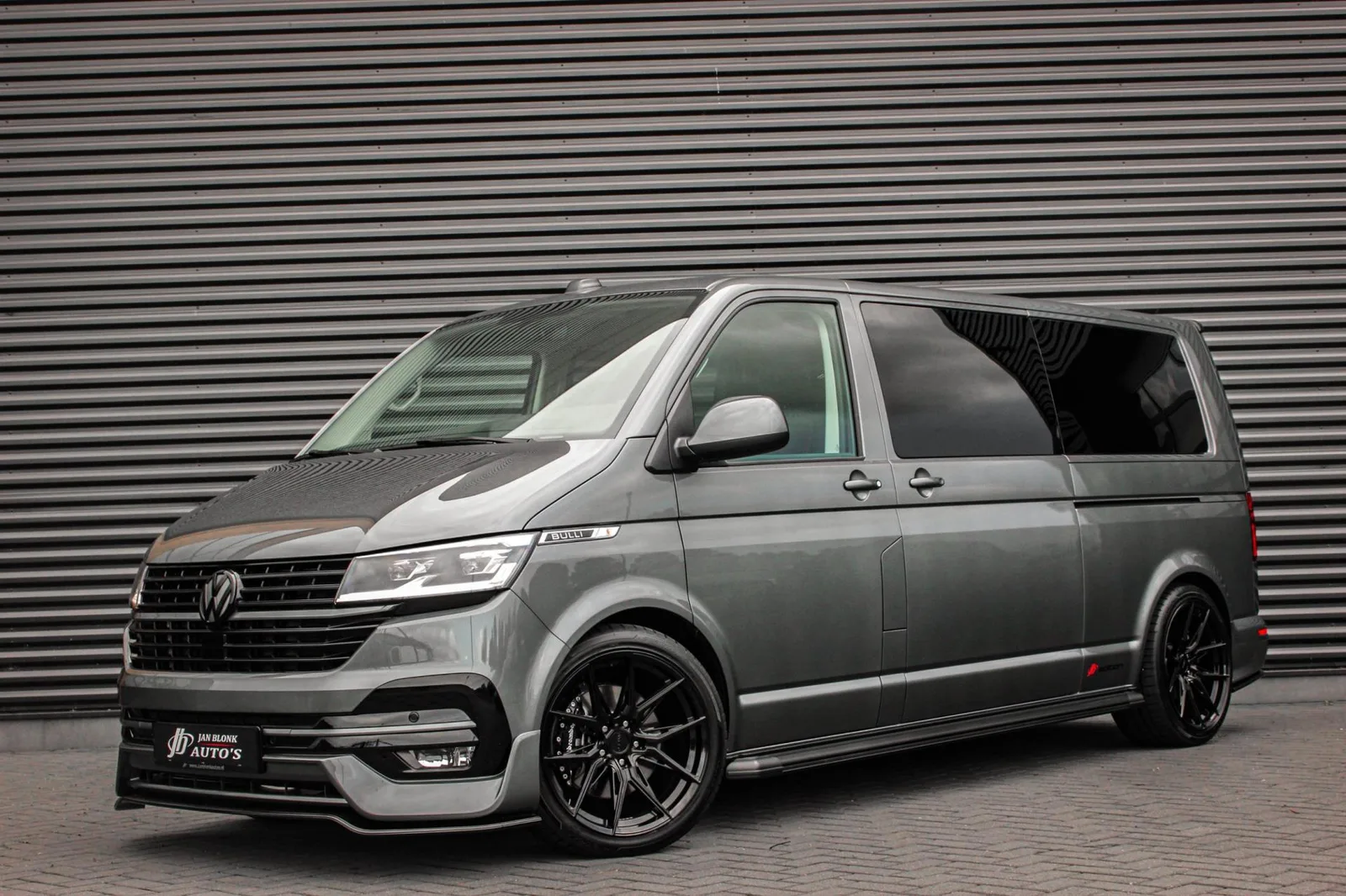 Volkswagen Transporter (2024) — foto 1