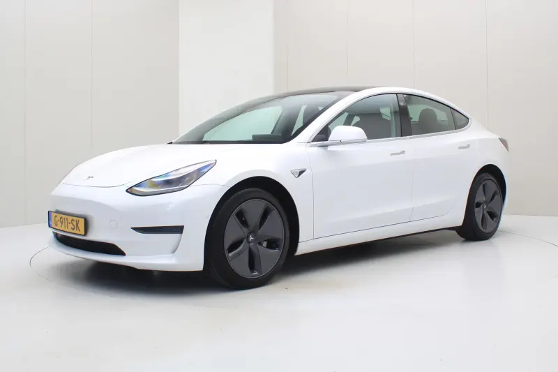 Tesla Model 3 (2019)