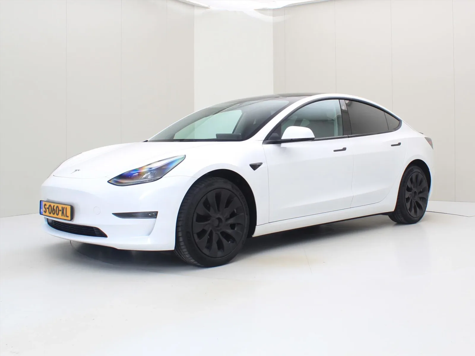 Tesla Model 3 (2023) — foto 1