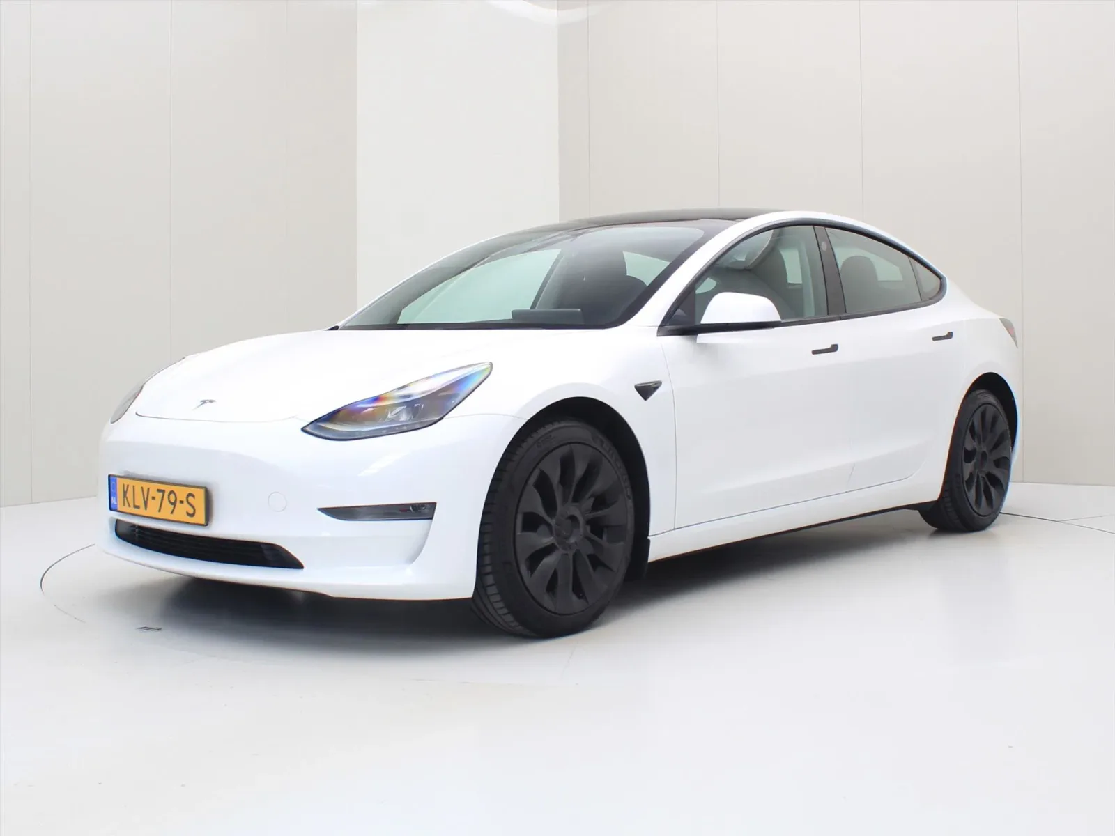 Tesla Model 3 (2023) — foto 1