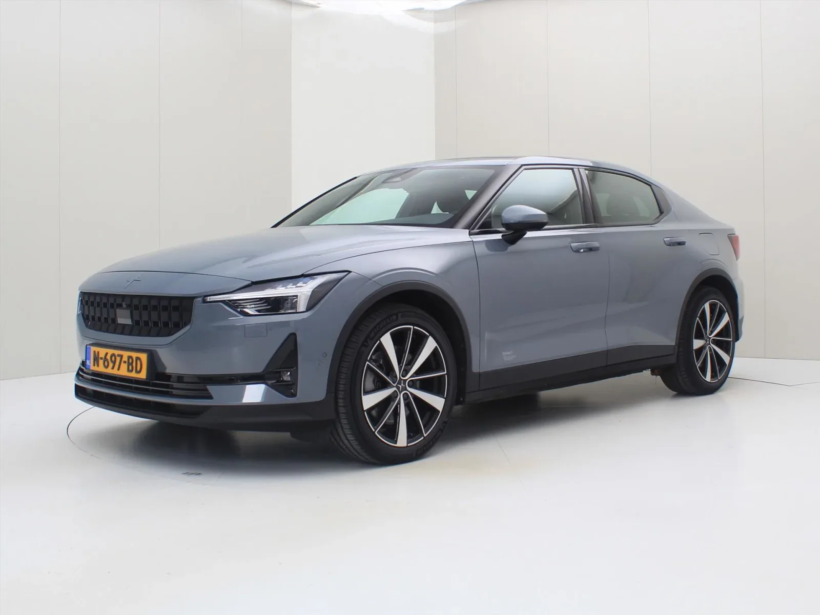 Polestar 2 (2021) — foto 1
