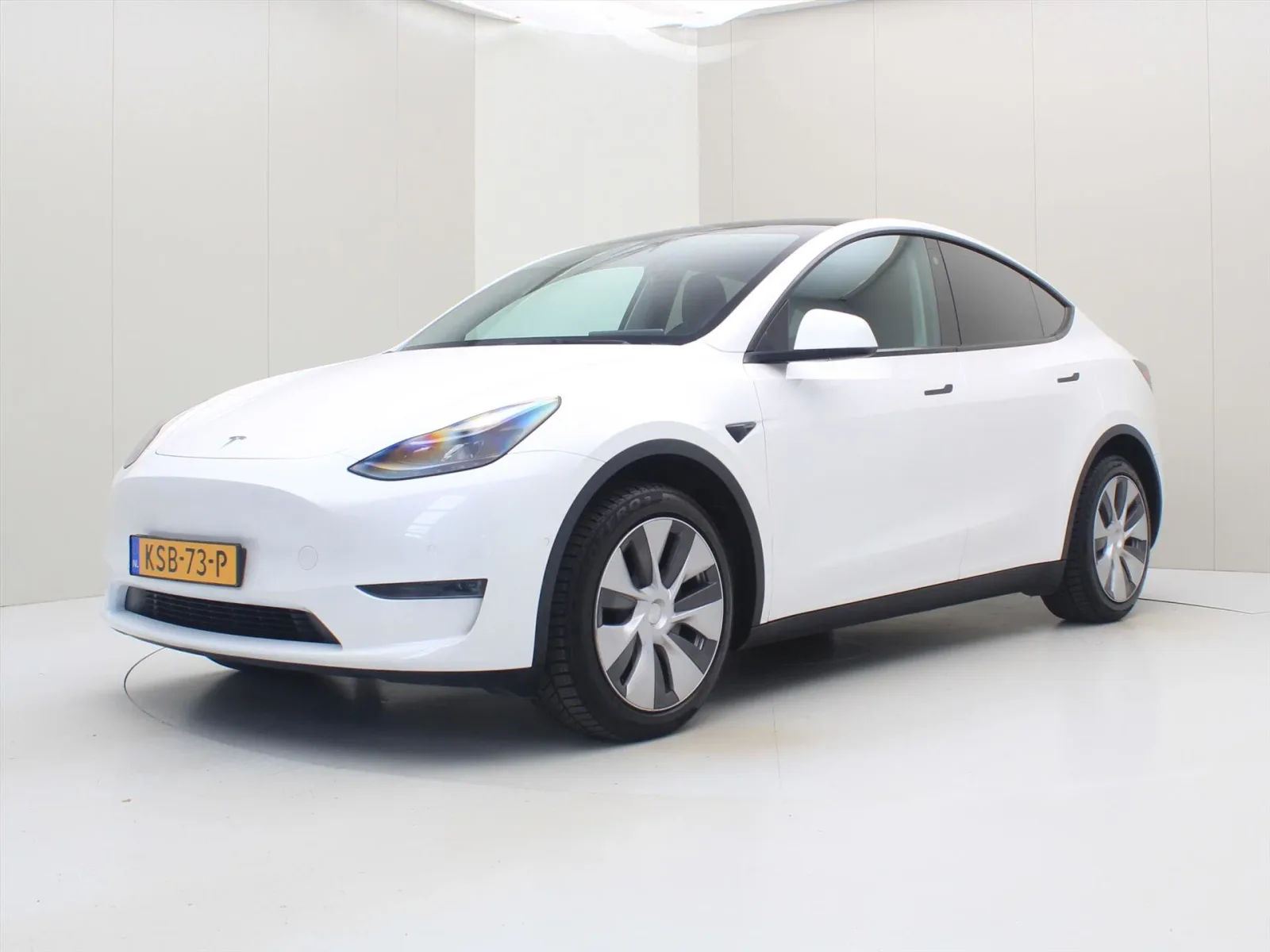 Tesla Model Y (2022) — foto 1