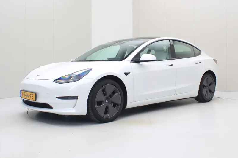 Tesla Model 3 (2020)