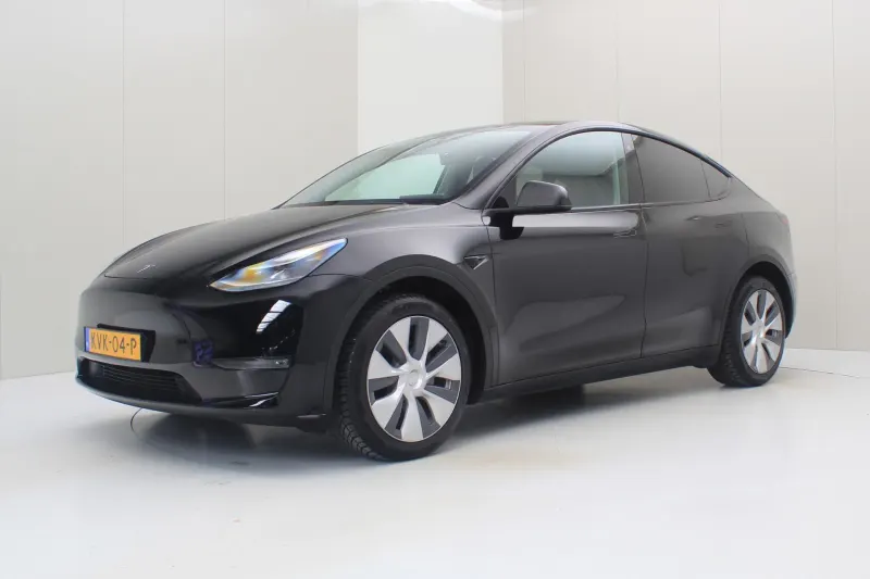Tesla Model Y (2022)