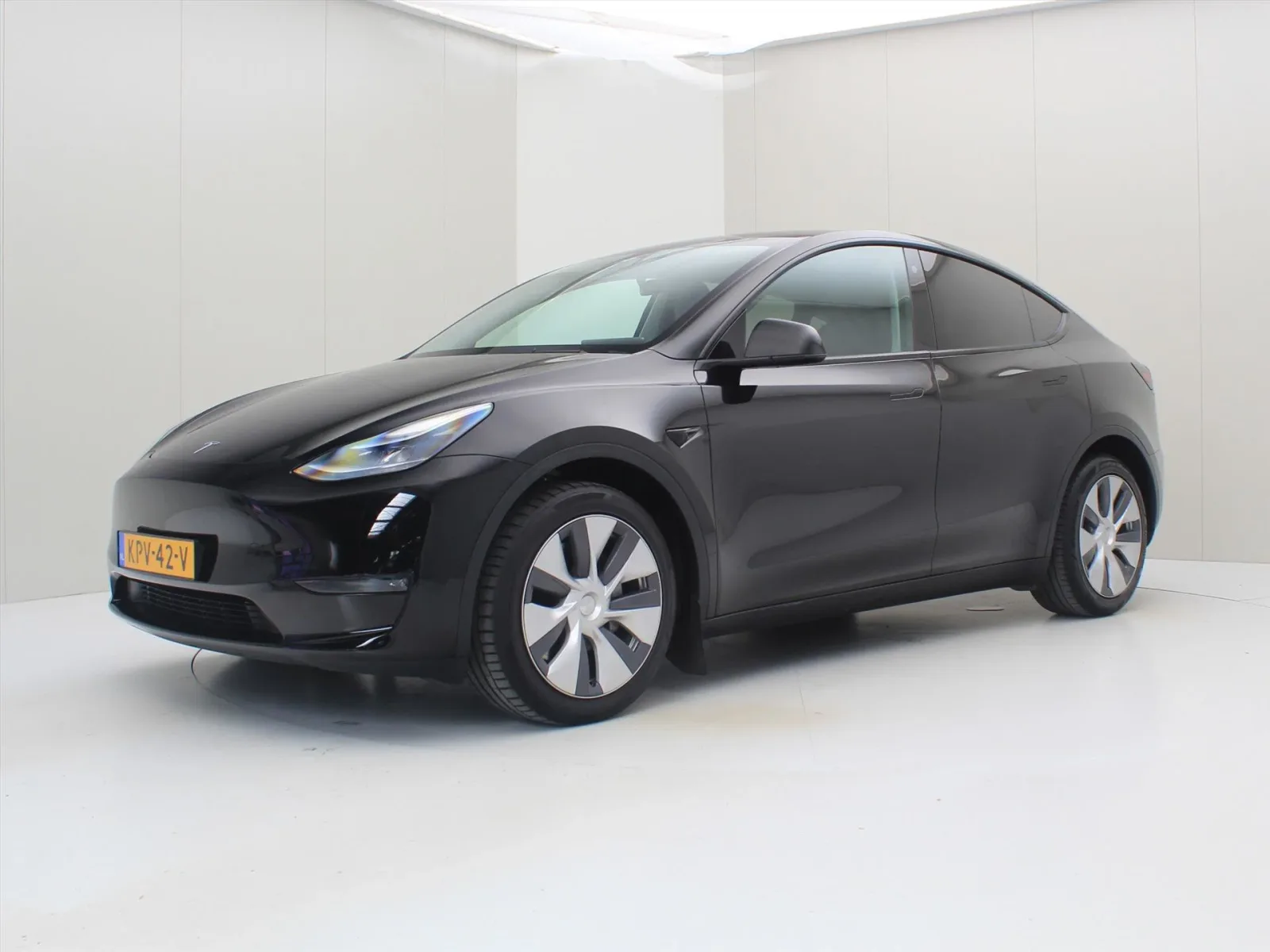 Tesla Model Y (2023) — foto 1