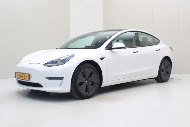 Tesla Model 3 (2021)