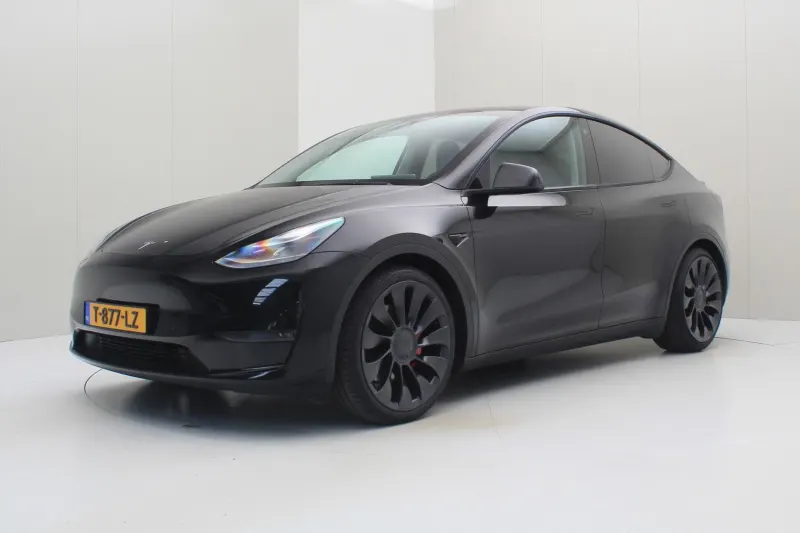 Tesla Model Y (2023)