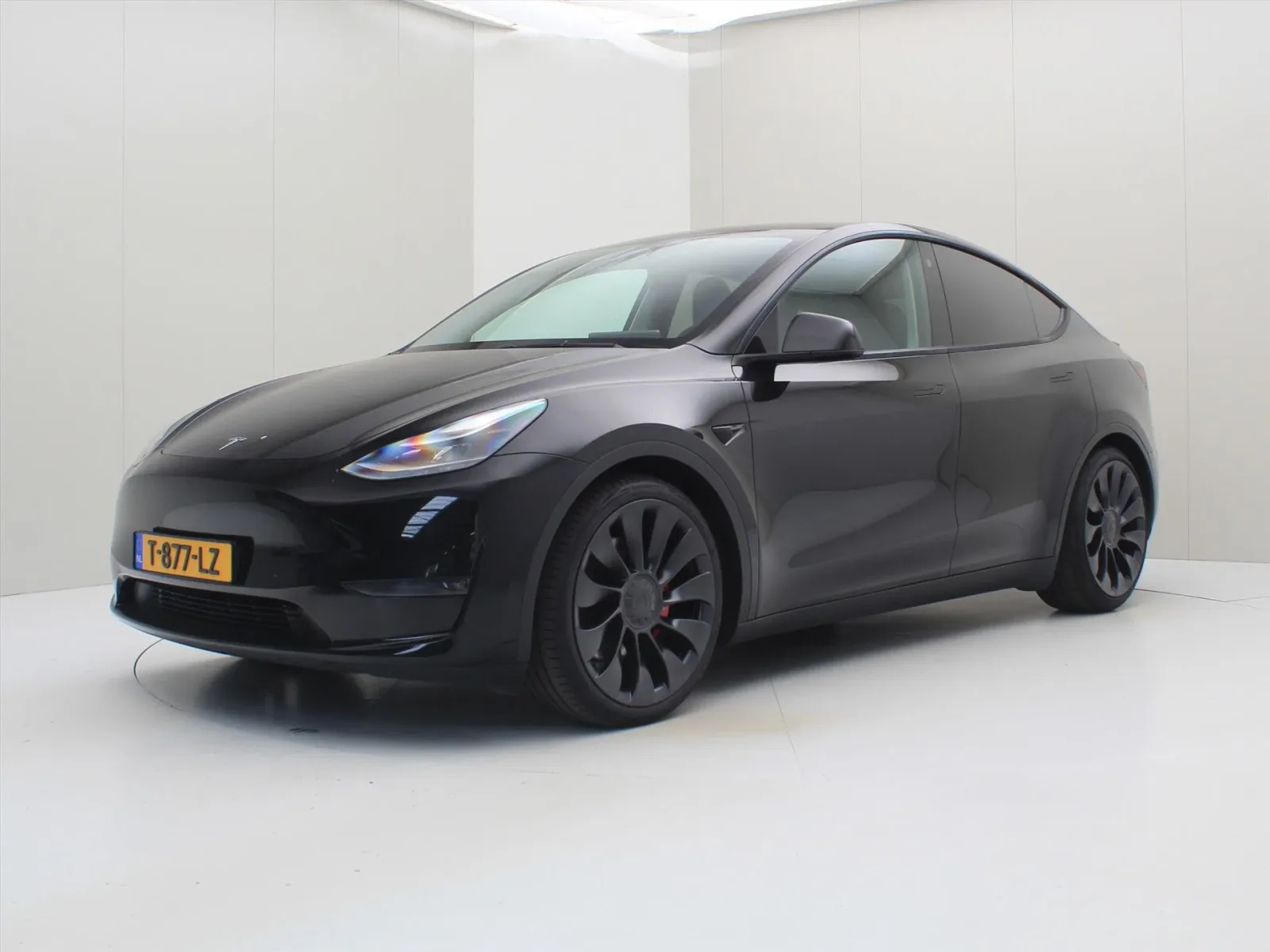 Tesla Model Y (2023) — foto 1