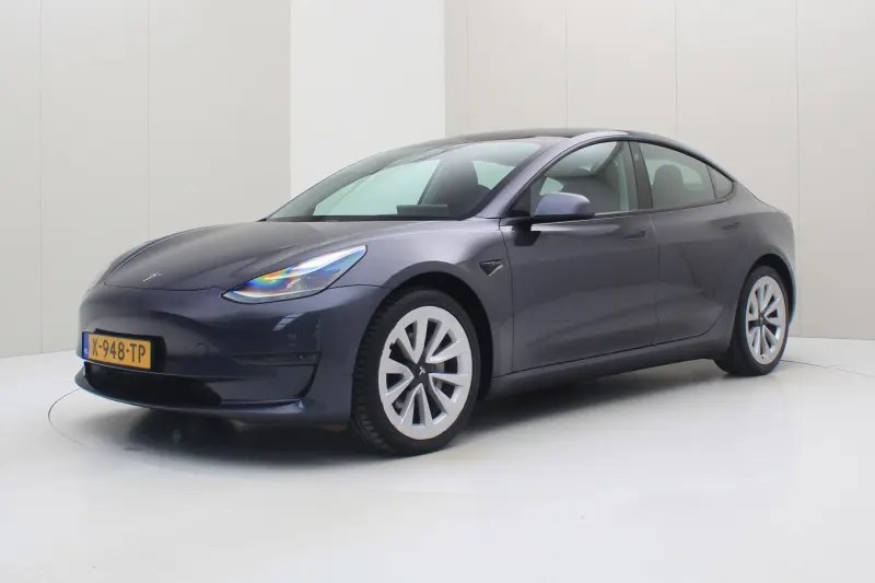 Tesla Model 3 (2021)