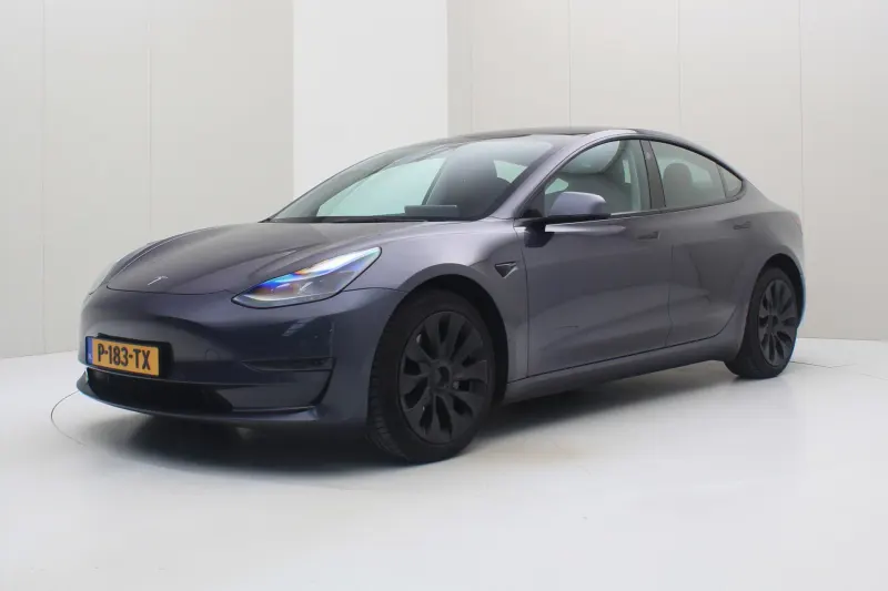 Tesla Model 3 (2022)