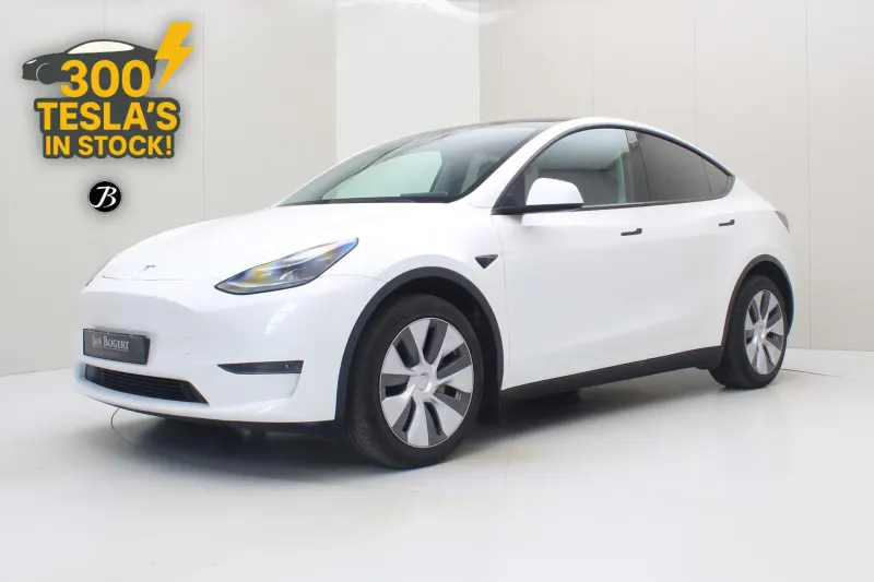 Tesla Model Y (2023)
