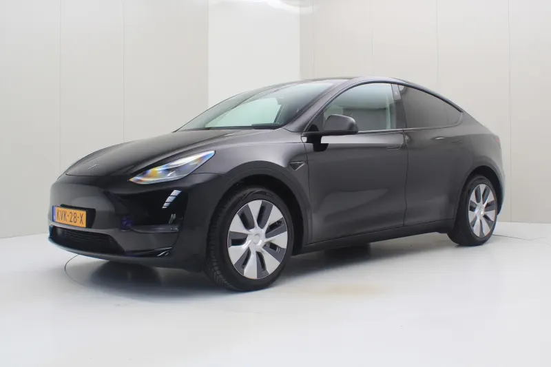 Tesla Model Y (2022)