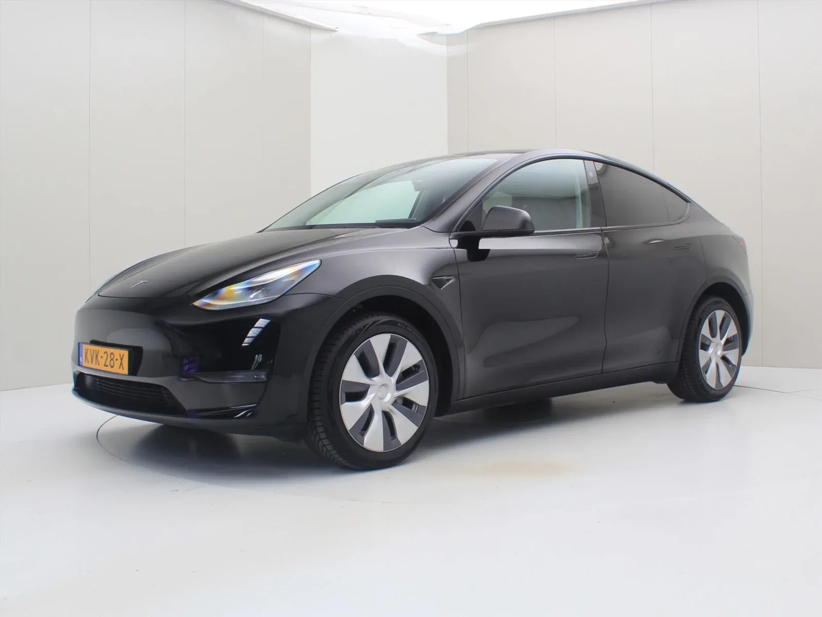 Tesla Model Y (2022) — foto 1