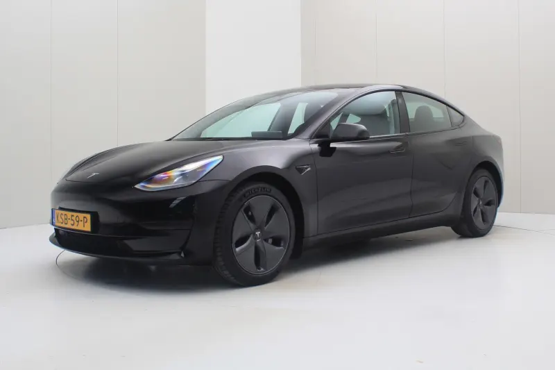 Tesla Model 3 (2022)