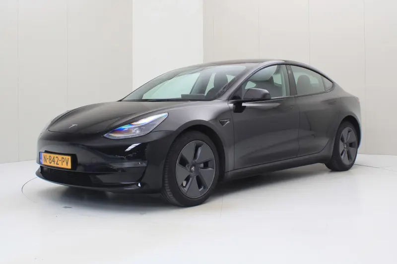 Tesla Model 3 (2021)
