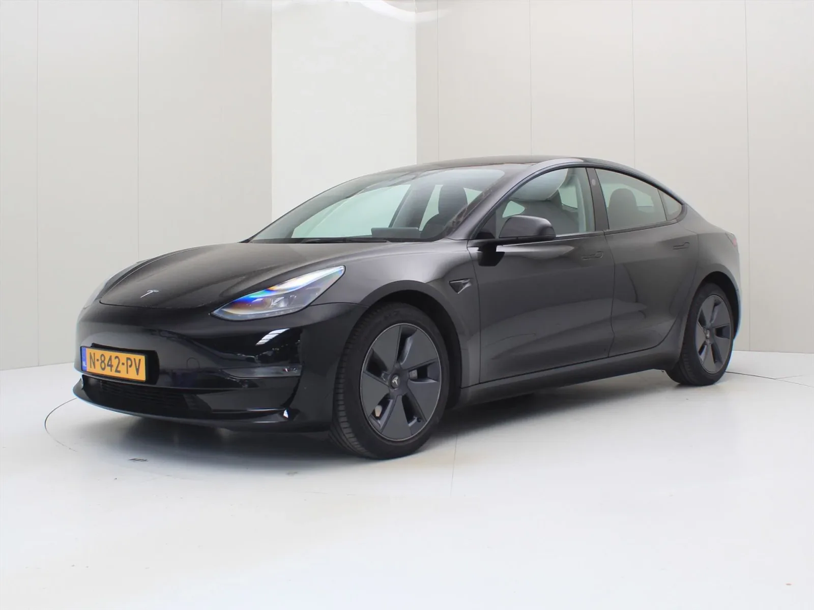 Tesla Model 3 (2021) — foto 1