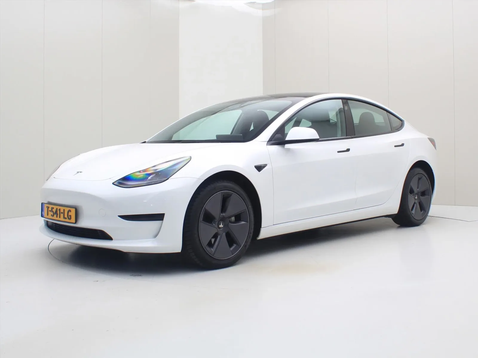 Tesla Model 3 (2023) — foto 1