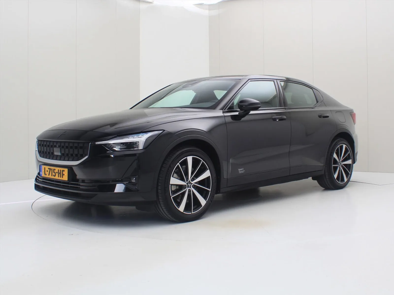Polestar 2 (2021) — foto 1