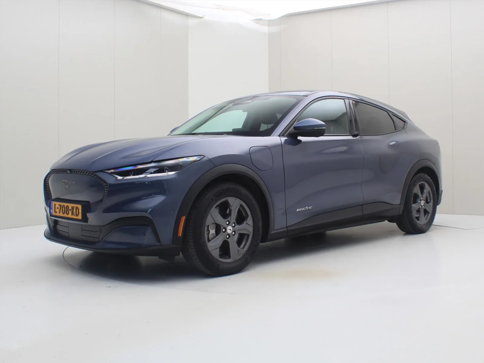 Ford Mustang Mach-E (2021) — foto 1
