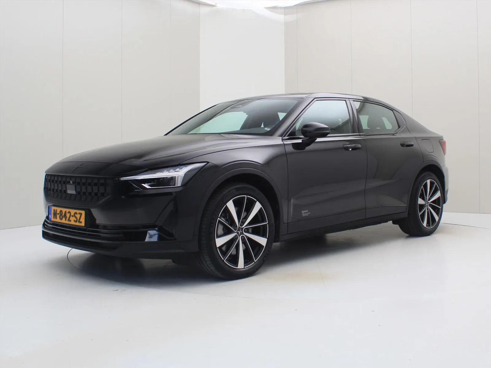 Polestar 2 (2021) — foto 1
