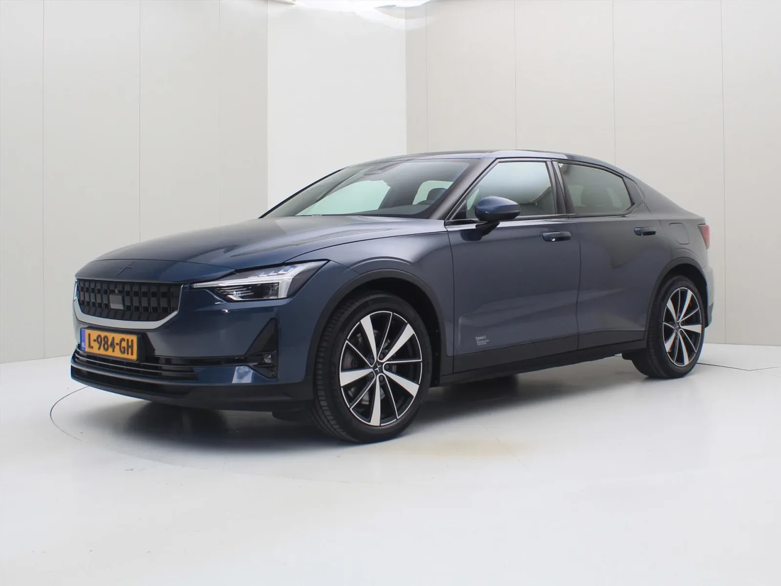 Polestar 2 (2021) — foto 1
