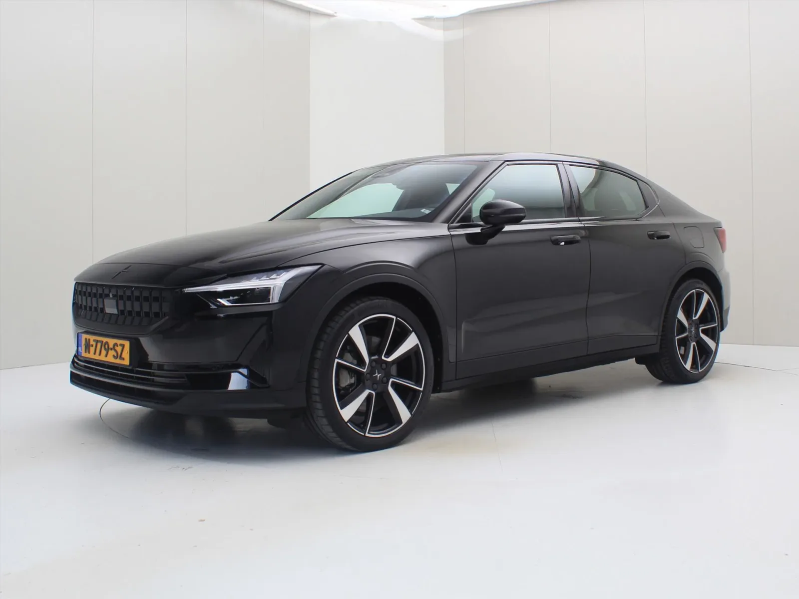 Polestar 2 (2021) — foto 1