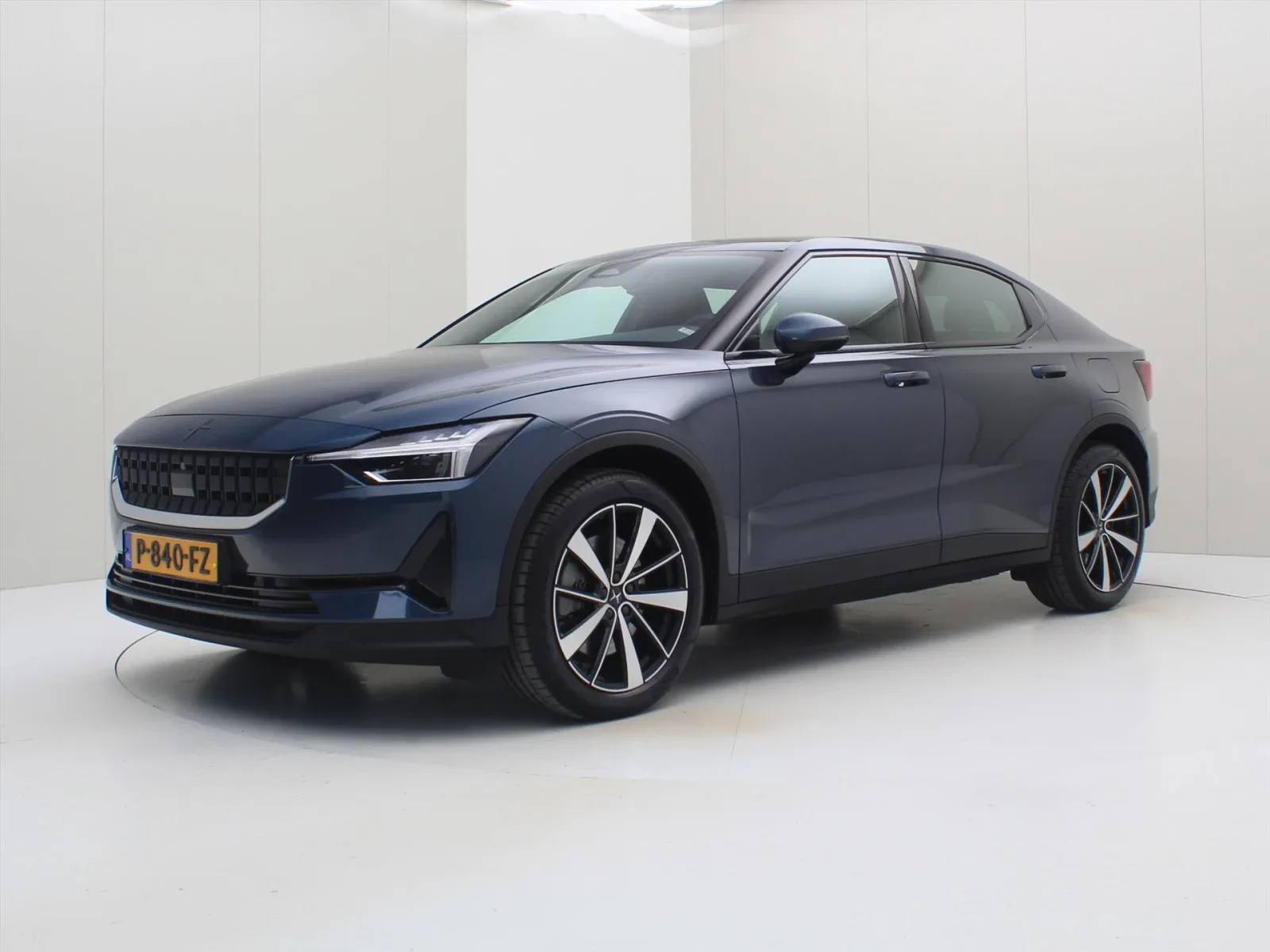 Polestar 2 (2022) — foto 1
