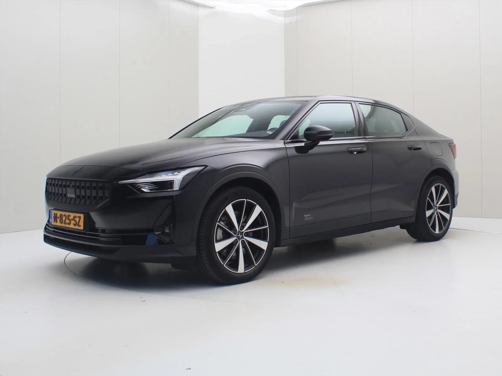 Polestar 2 (2021) — foto 1