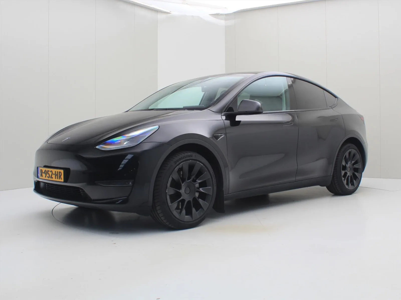Tesla Model Y (2022) — foto 1