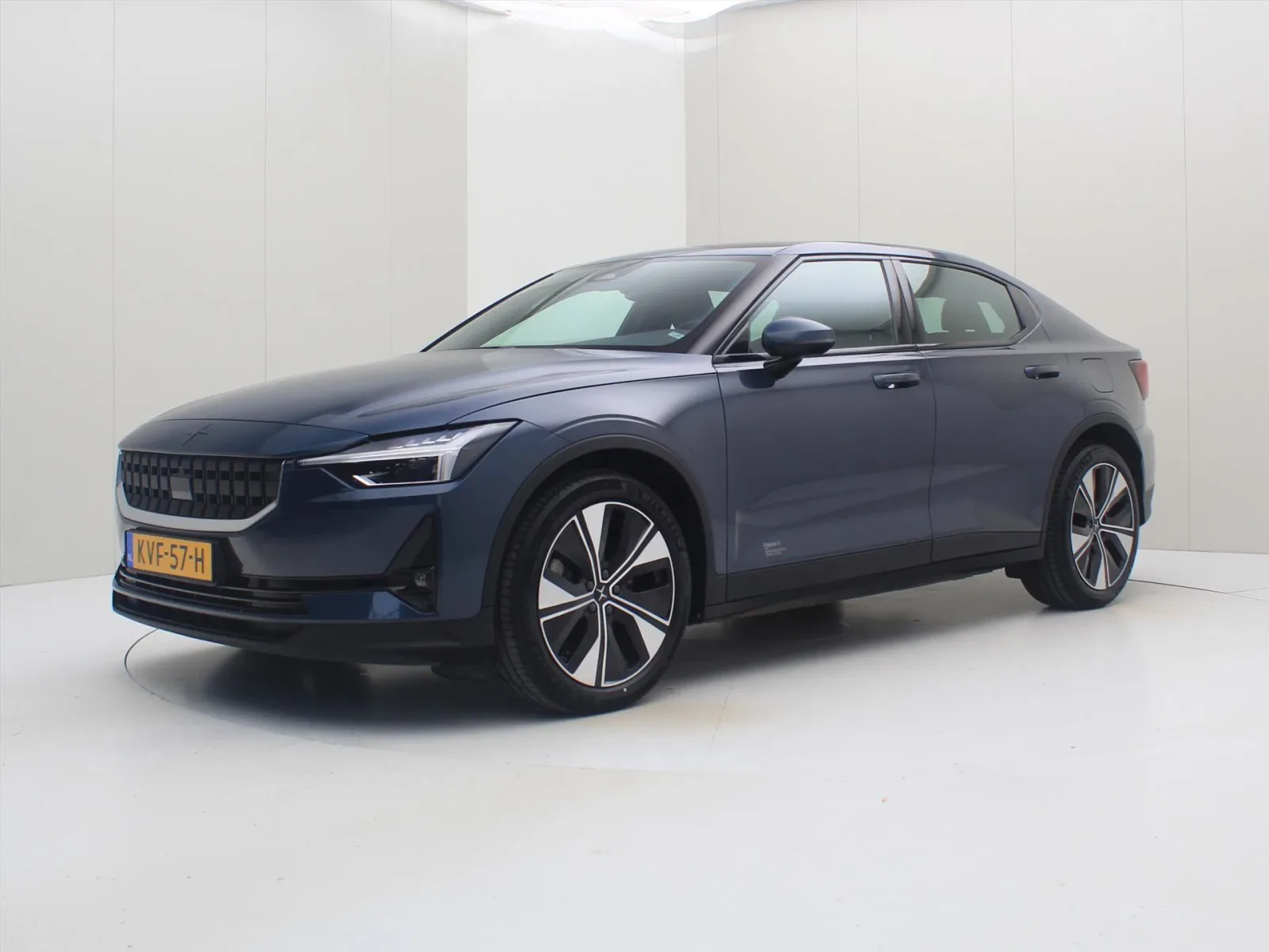 Polestar 2 (2022) — foto 1