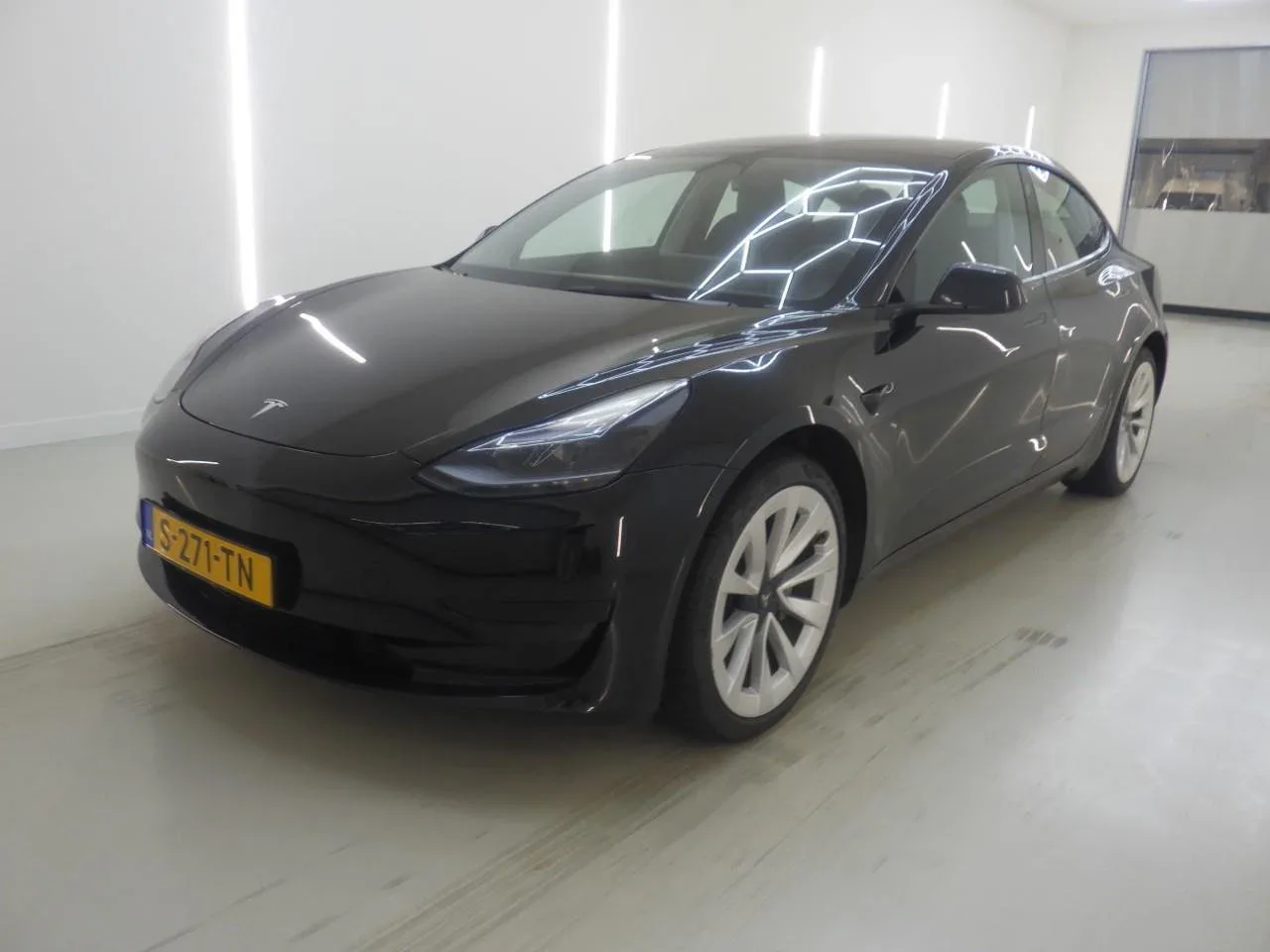 Tesla Model 3 (2023) — foto 1
