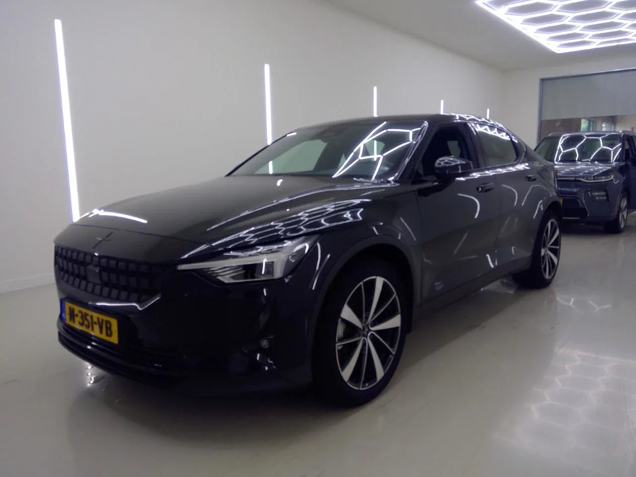 Polestar 2 (2021) — foto 1