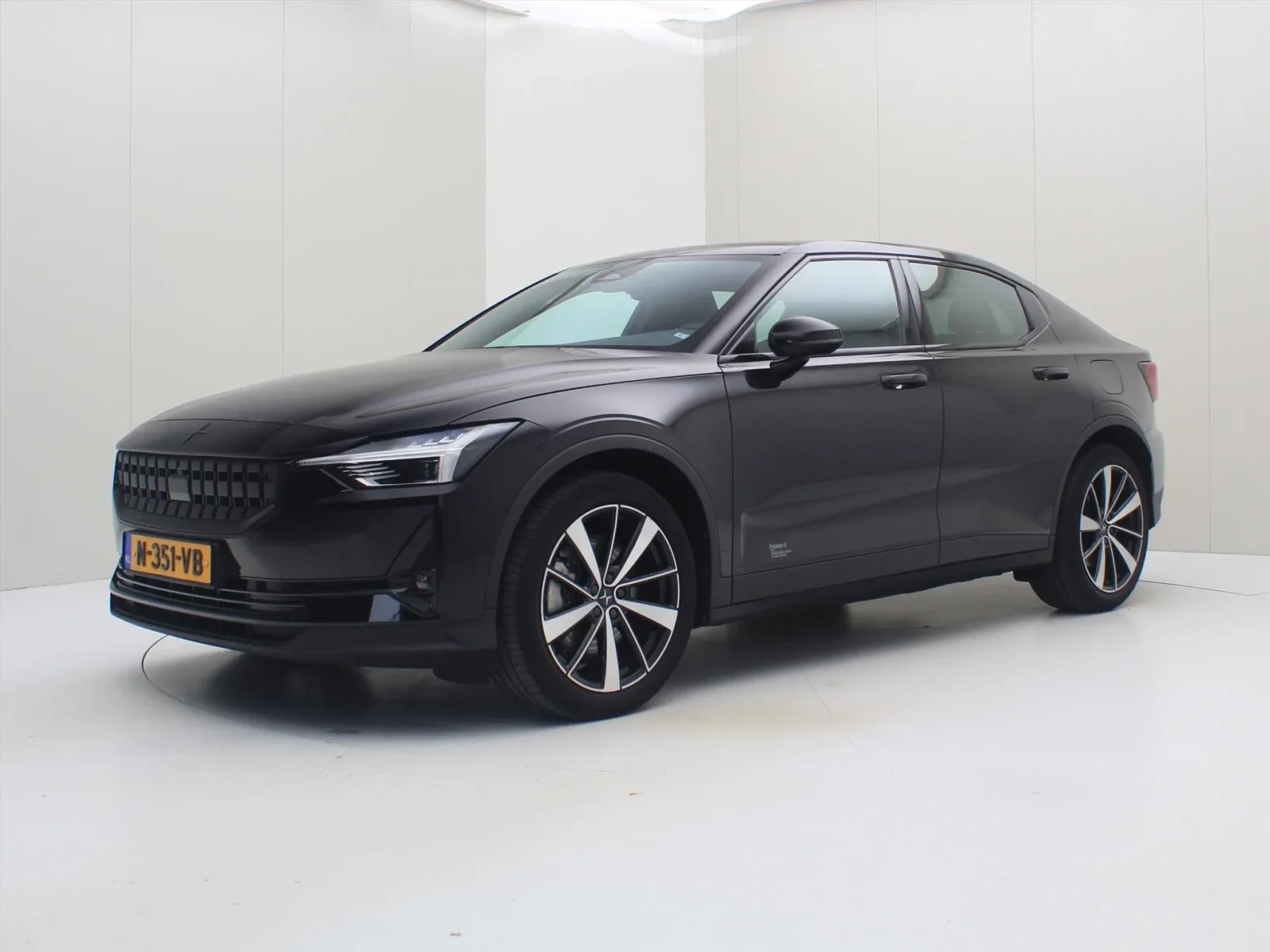 Polestar 2 (2021) — foto 1