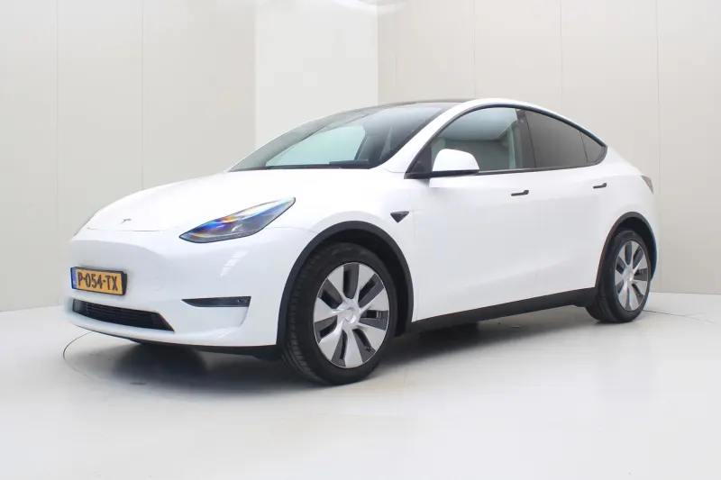 Tesla Model Y (2022)