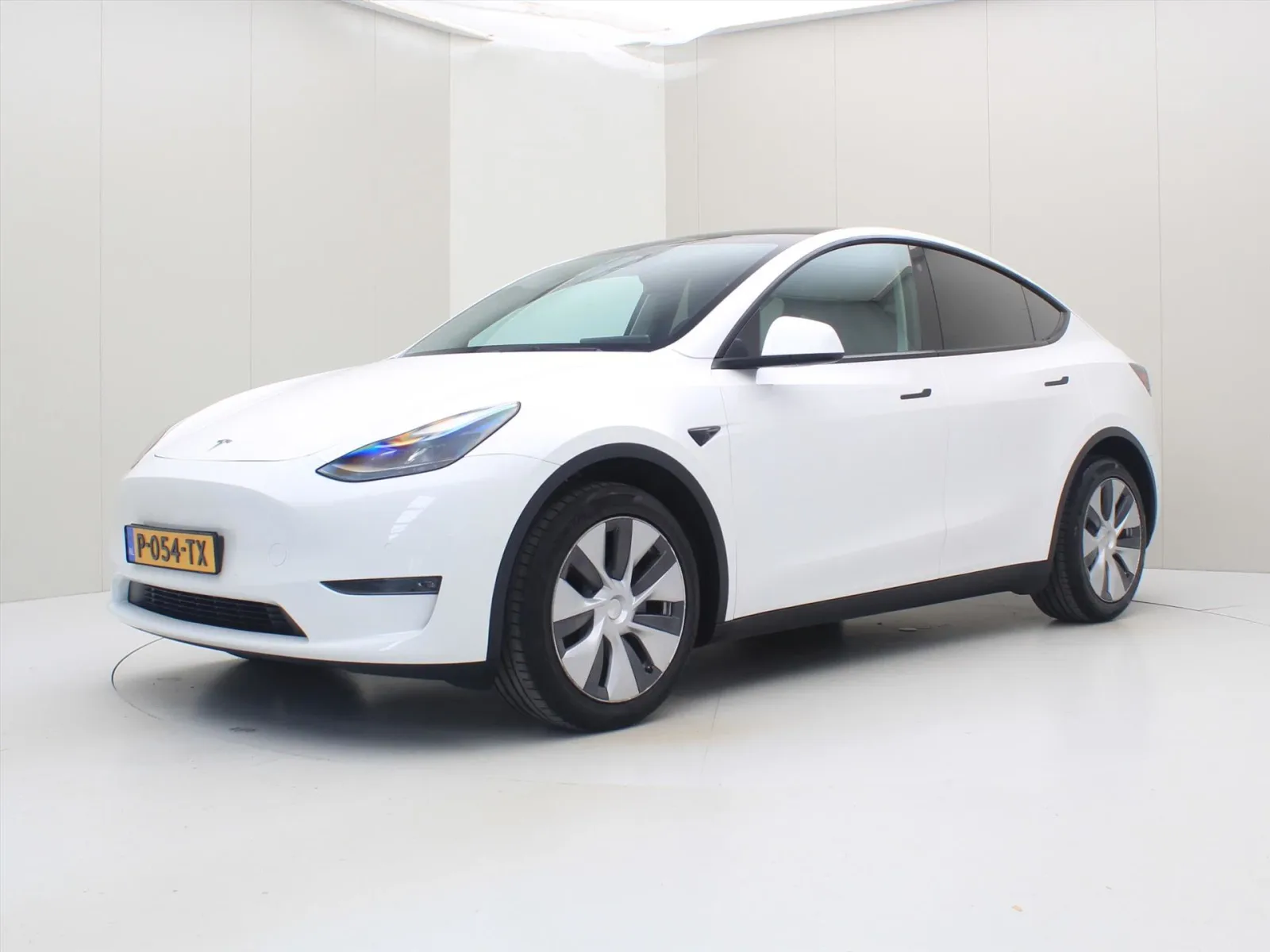 Tesla Model Y (2022) — foto 1