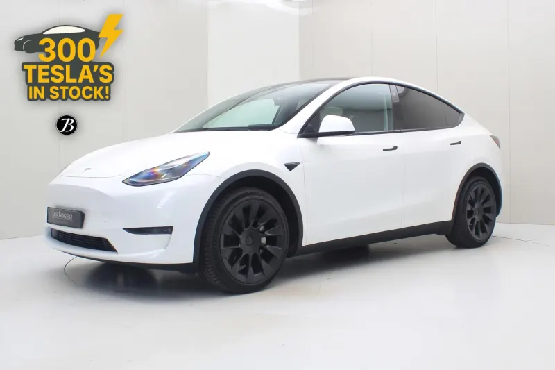Tesla Model Y (2023)