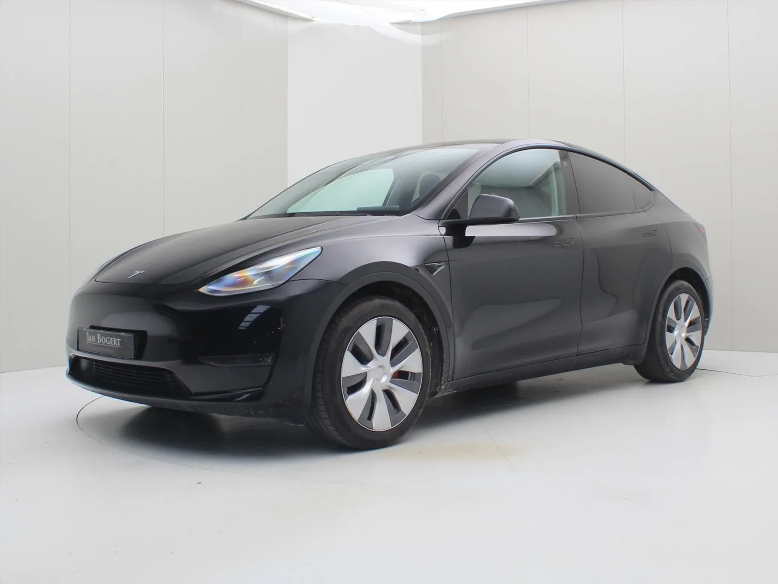 Tesla Model Y (2023) — foto 1