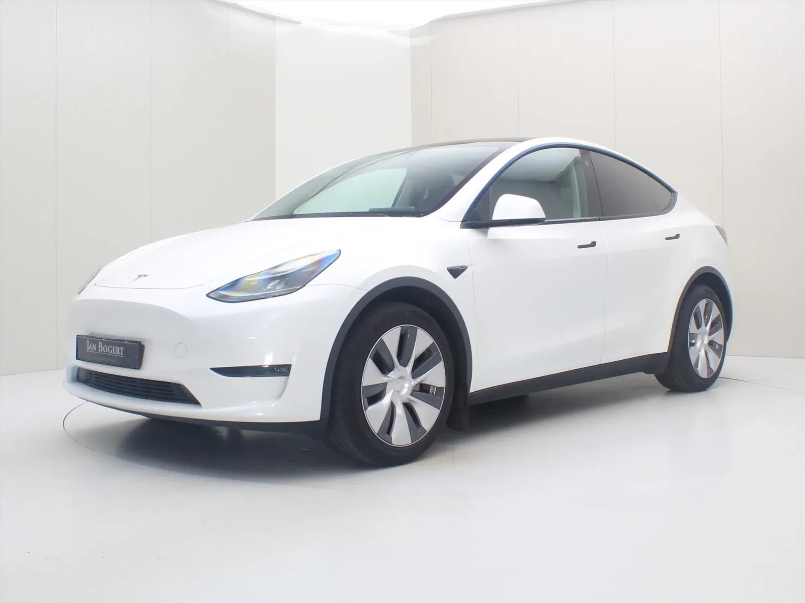 Tesla Model Y (2023) — foto 1