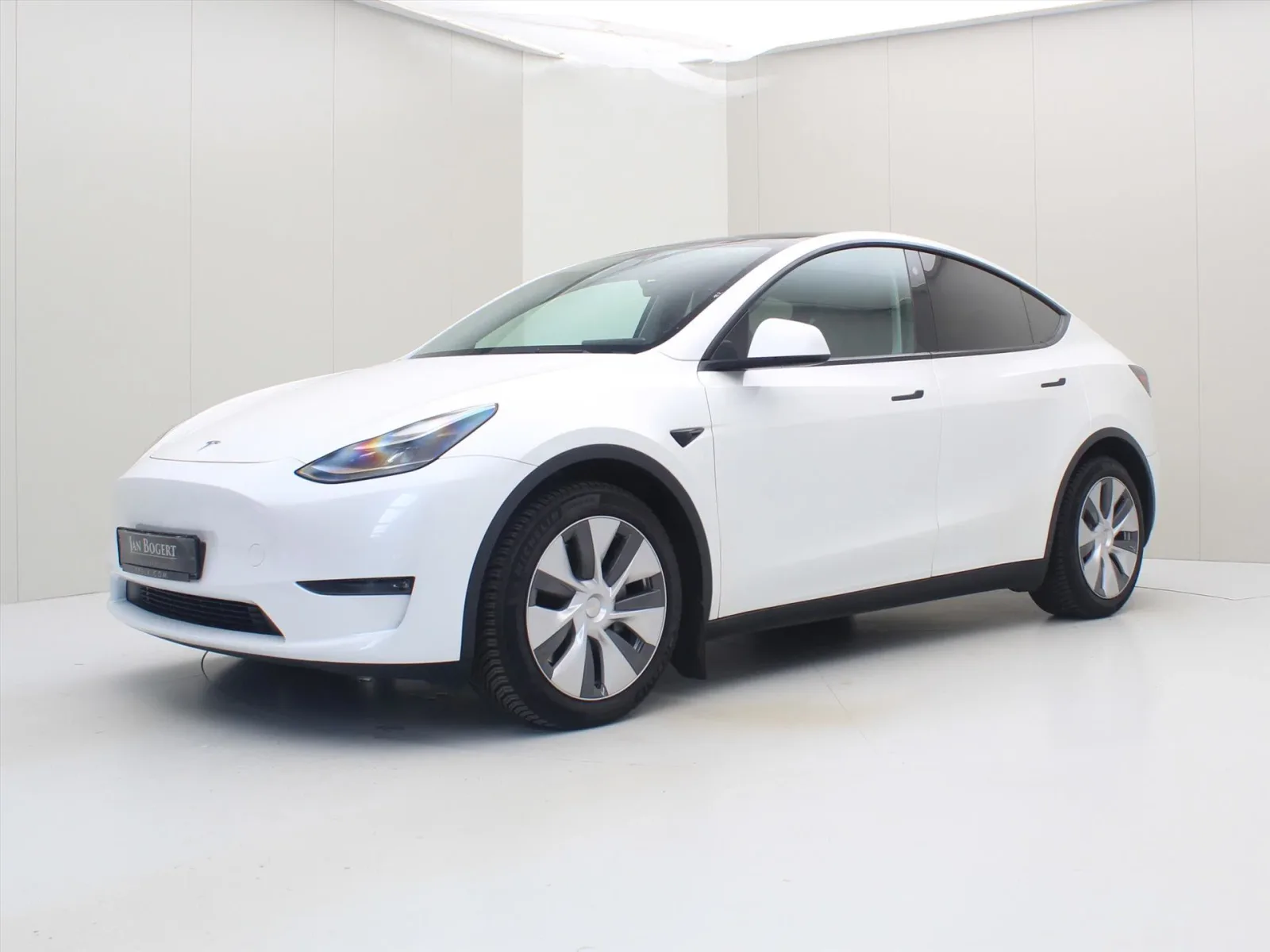 Tesla Model Y (2023) — foto 1