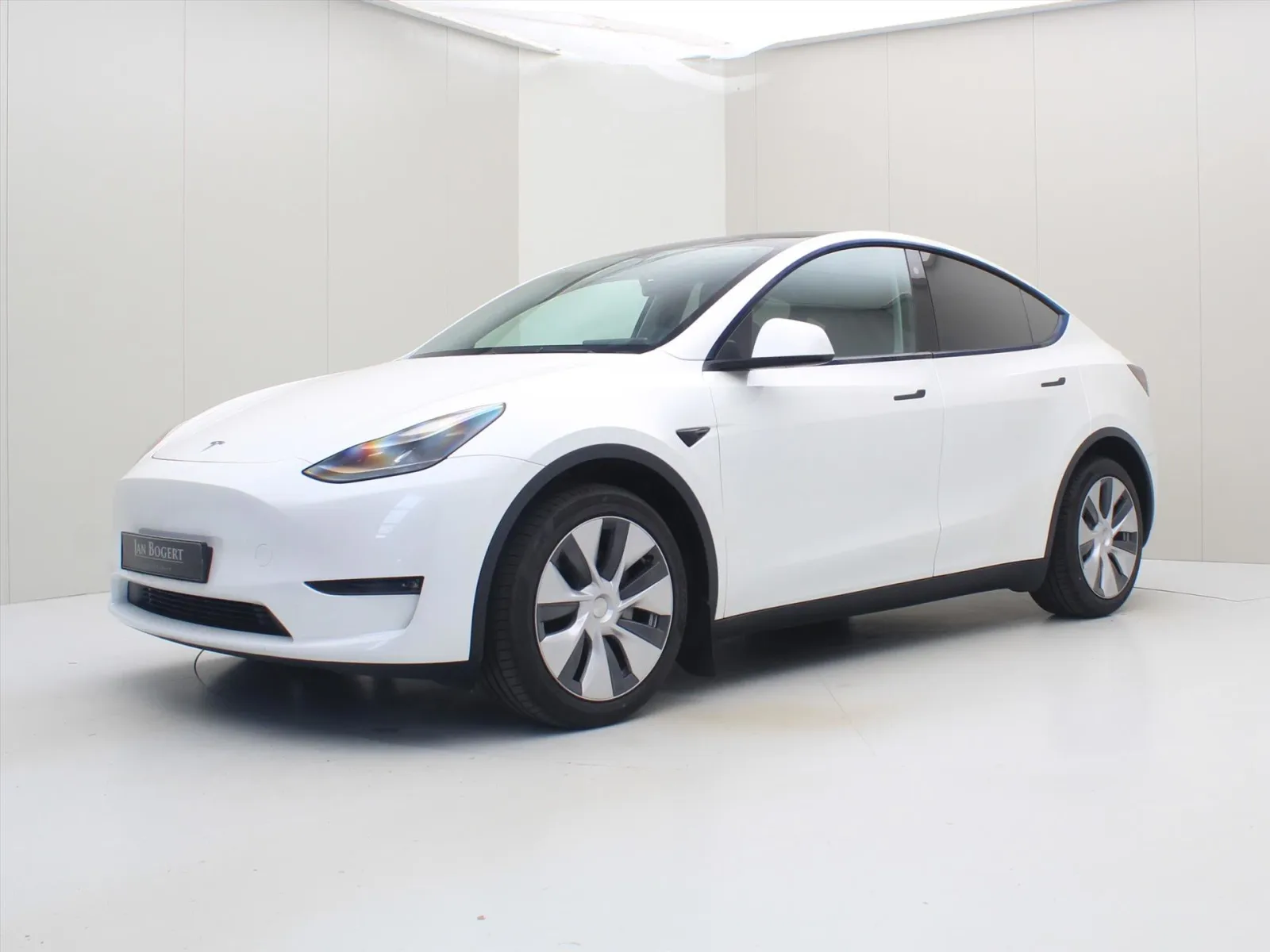 Tesla Model Y (2023) — foto 1