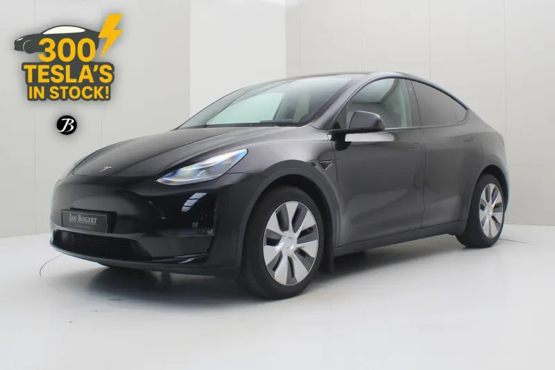 Tesla Model Y (2023)