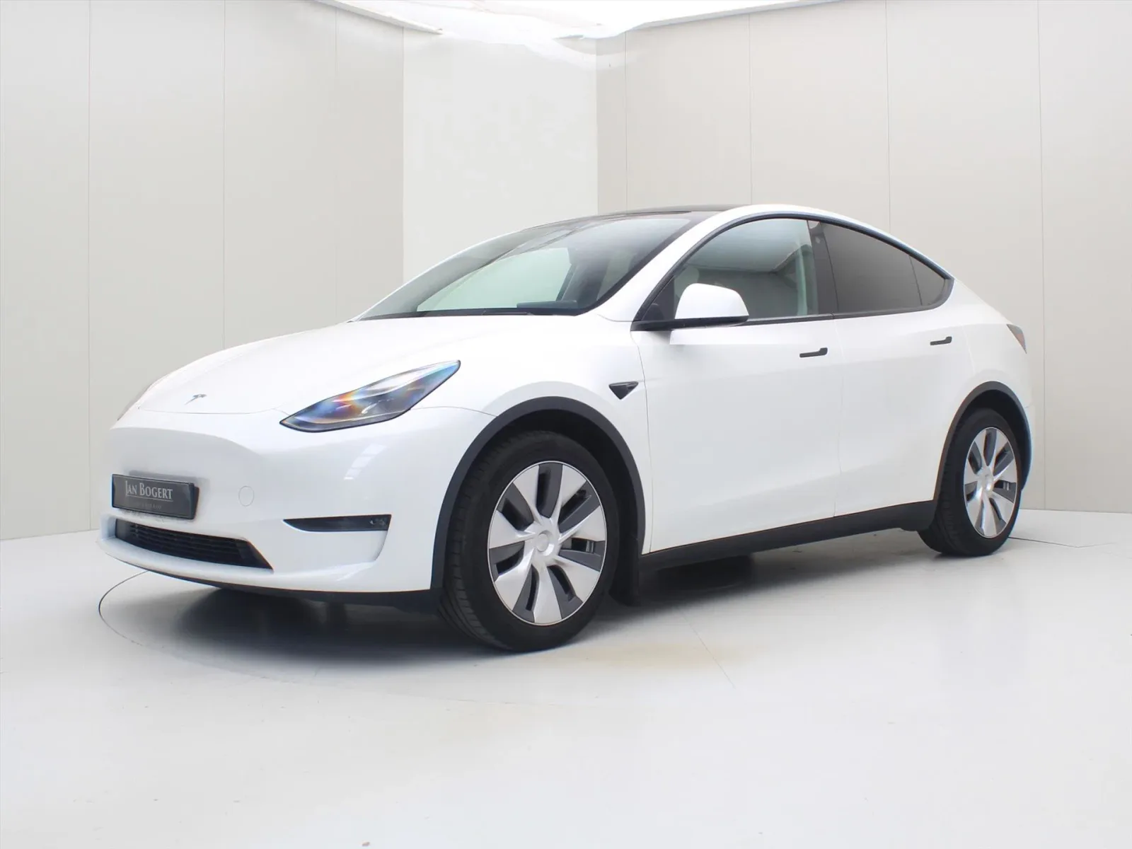 Tesla Model Y (2023) — foto 1