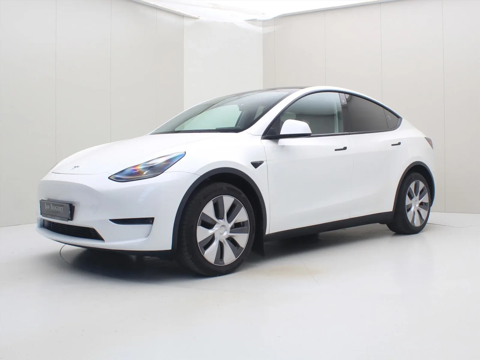 Tesla Model Y (2023) — foto 1