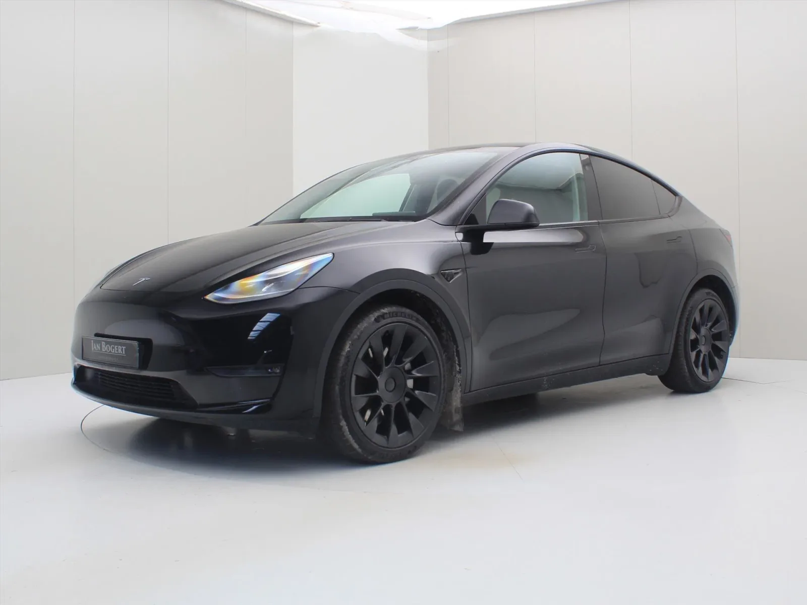 Tesla Model Y (2023) — foto 1