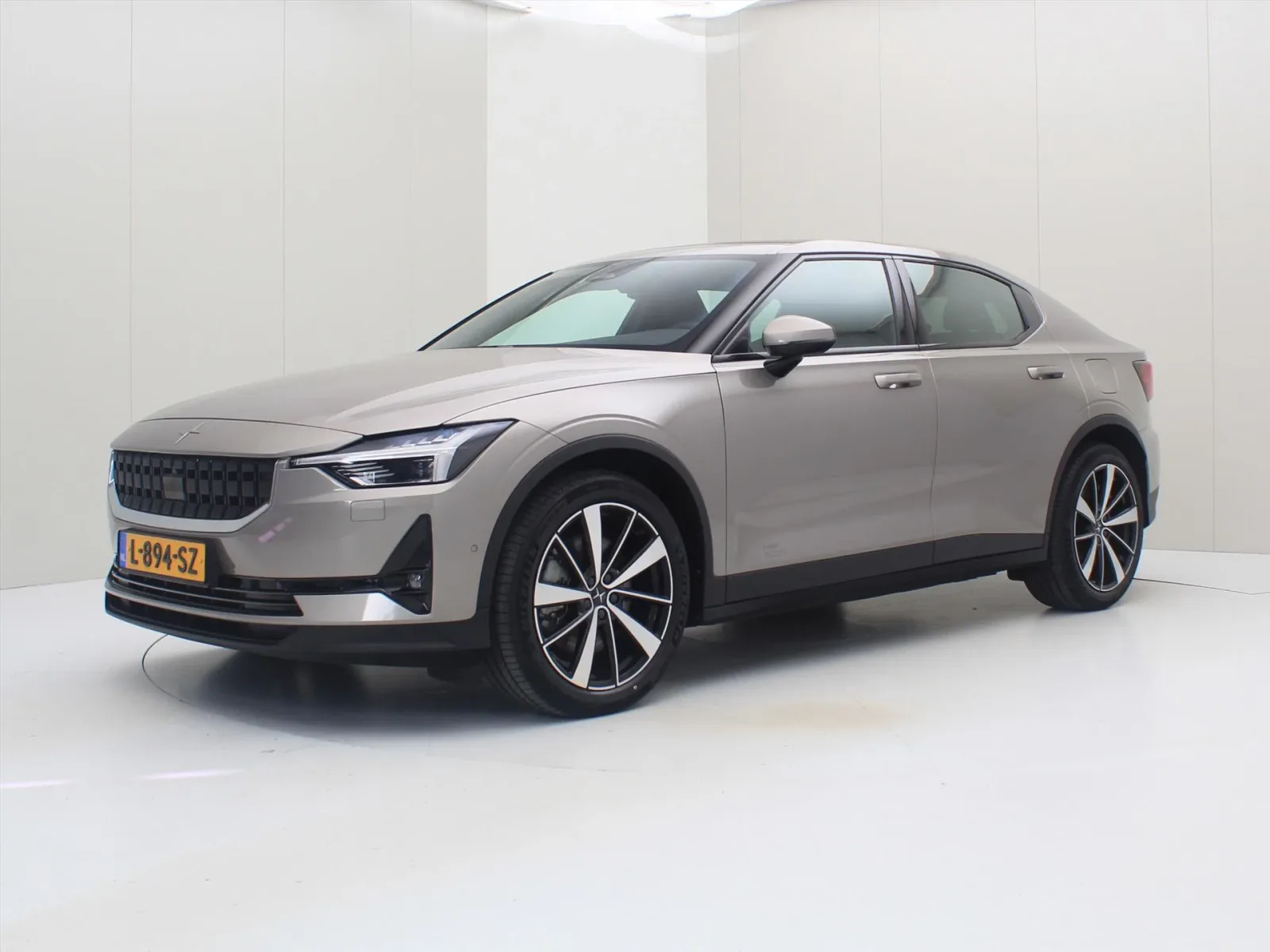 Polestar 2 (2021) — foto 1