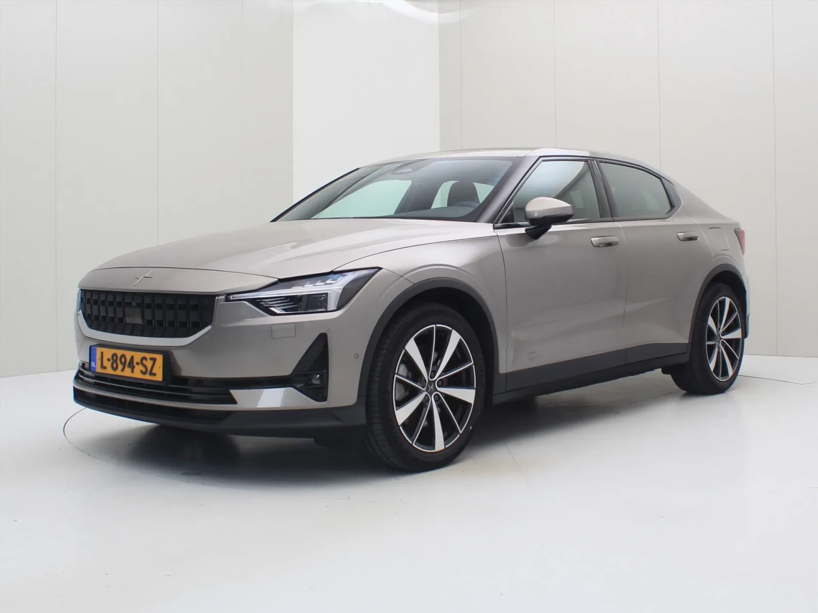 Polestar 2 (2021) — foto 1