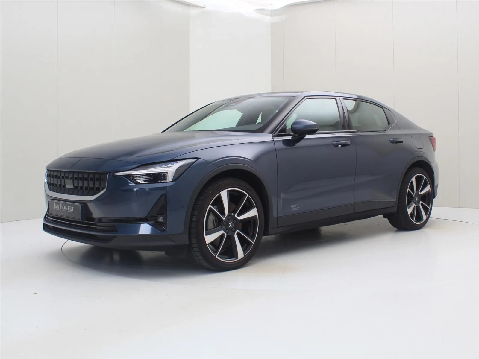 Polestar 2 (2021) — foto 1