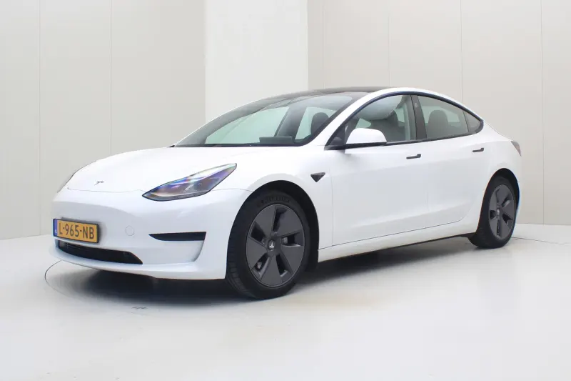 Tesla Model 3 (2021)