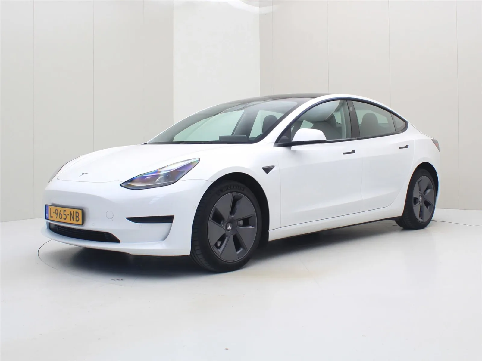 Tesla Model 3 (2021) — foto 1